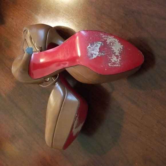 Christian loubinton - Picture 2 of 3